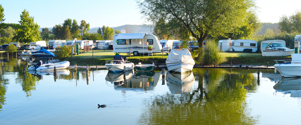 Camping aan meer